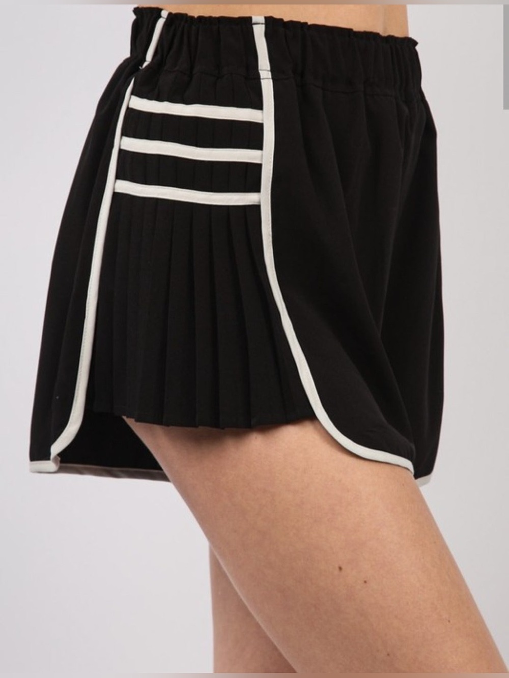 New In Black Pleated Trim Women’s Shorts